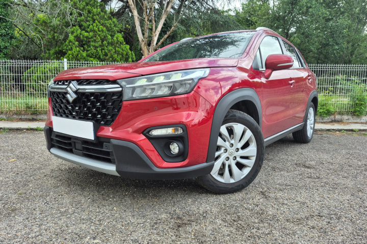 SUZUKI S-CROSS