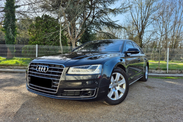 AUDI A8