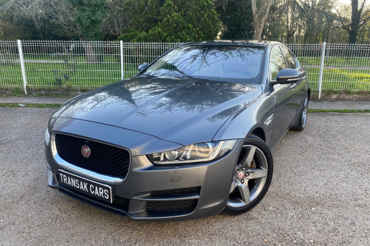 JAGUAR XE