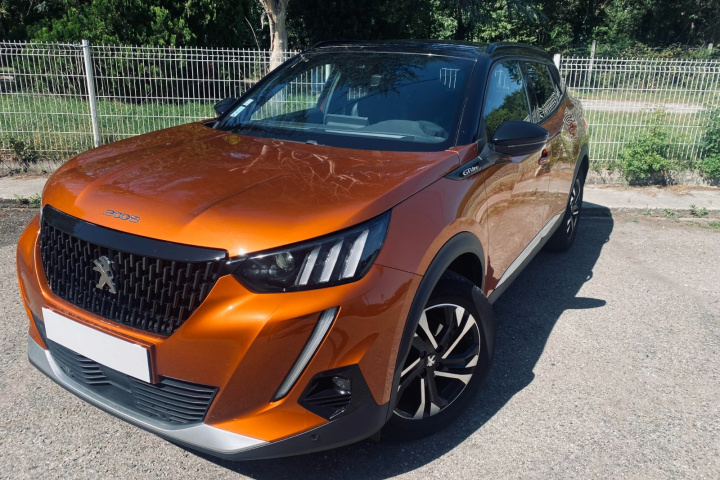 PEUGEOT 2008